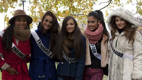 &bdquo;Mis Indonezija&ldquo; Whulandary Herman, &bdquo;Mis Trinidadas ir Tobagas&ldquo; Catherine Miller, &bdquo;Mis Lietuva&ldquo; Simona Burbaitė, &bdquo;Mis Ispanija&ldquo; Patricia Rodriguez ir &bdquo;Mis Ekvadoras&ldquo; Constanza Baez