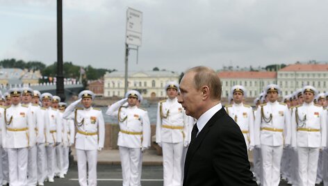 V.Putinas priėmė paradą