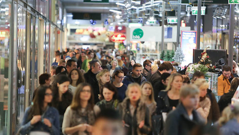 Išpardavimas prekybos centre sulaukė žmonių antplūdžio