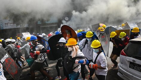 Protestuotojai Mianmare