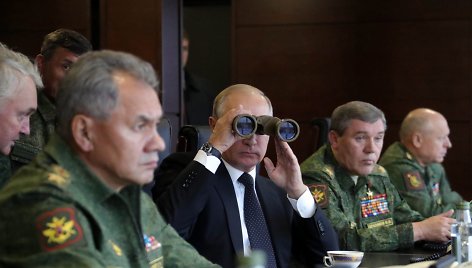 Vladimiras Putinas stebi karines pratybas „Zapad 2017“.