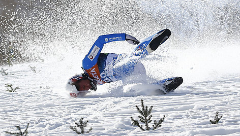 Danielis Andre Tande šiurpiai krito per šuolių nuo tramplino varžybas Slovėnijoje.