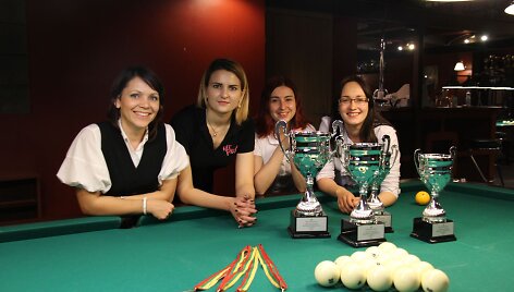 Čempionato prizininkės. I&scaron; kairės: Tatjana Vaitkienė (III vieta), Alina Ol&scaron;evskaja (I vieta), Svetlana &Scaron;estakova (III vieta), Lidija Kolesnikova (II vieta). 
