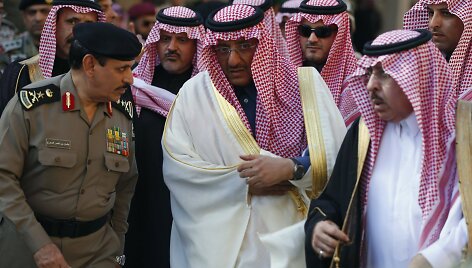 Saudo Arabijos princas Mohammedas bin Nayefas (centre)