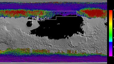 NASA sudarytas vandens žemėlapis. Juodai pažymėta zona, kur kosminiai aparatai smegtų į smulkų gruntą. &Scaron;altos spalvos atvaizduoja vandens ledą arti pavir&scaron;iaus. Apibrėžta teritorija &ndash; tinkamiausia vandens gavimui