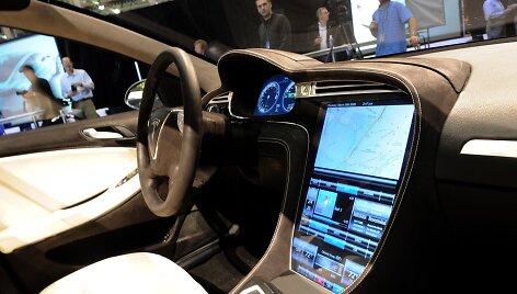 &bdquo;Tesla Model S&ldquo; interjeras