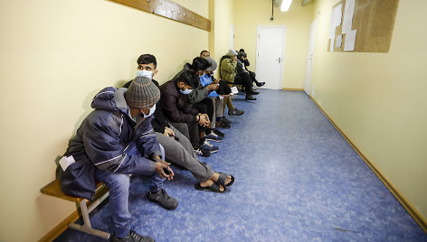 Migrantai Kybartų užsieniečių registracijos centre