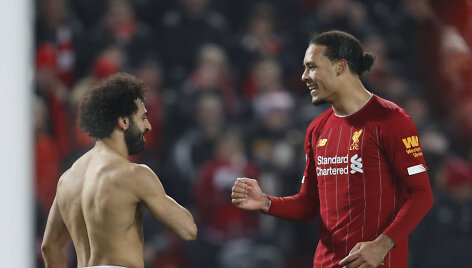 Mohamedas Salahas ir Virrgilas van Dijkas pelnė įvarčius &bdquo;Liverpool&ldquo; klubui mače su &bdquo;Manchester United&ldquo;.