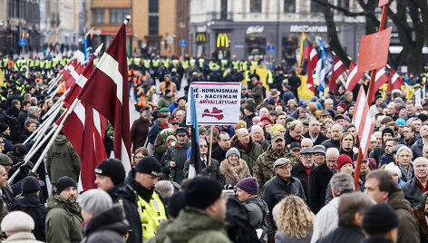 Rygoje latvių SS legionierių atminimo eitynėse dalyvavo per 1 000 žmonių