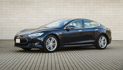 „Tesla Model S 85“