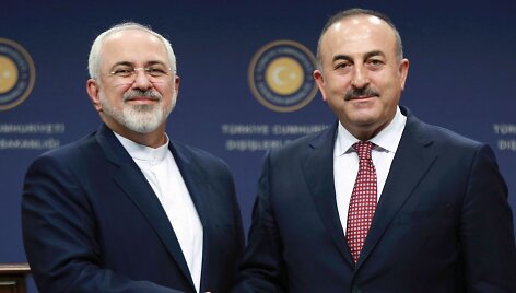 Mevlutas Cavusoglu ir Mohammadas Javadas Zarifas