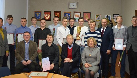 Varėnos rajono savivaldybėje pagerbti jaunieji rankininkai