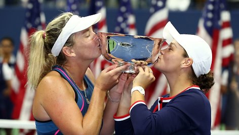 CoCo Vandeweghe ir Ashley Barty