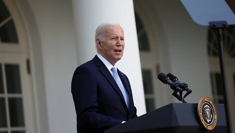 J. Bidenas / Leah Millis / REUTERS