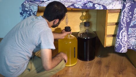 Namų gamybos alkoholis Pakistane
