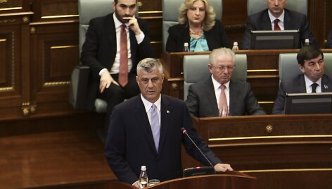 Kosovo ekspremjeras Thaci prisaikdintas &scaron;alies prezidentu
