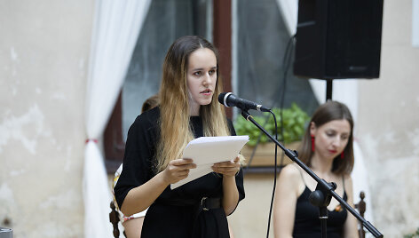 Justina Žvirblytė. Jaunųjų poetų kūrybos vakaras &bdquo;Sueiliuotas pavasaris&ldquo; 