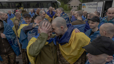 Kyjivas ir Maskva apsikeitė belaisviais: į Ukrainą grįžo 205 kariai / Roman Pilipey / AFP