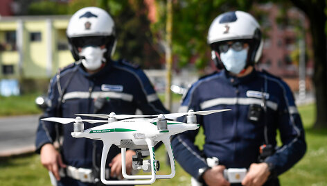 Milane žmonių judėjimas stebimas ir i&scaron; bepiločių skraidyklių