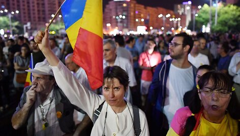 Rumunai protestuoja prie&scaron; socialdemokratų inicijuojamas teisingumo sistemos reformas