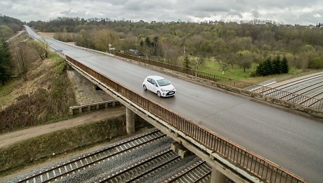 Kauno pašonėje kapitaliniam remontui uždaromas viadukas per geležinkelį