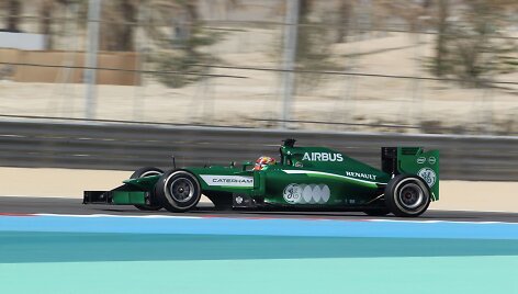 F-1 penktadienio treniruotės prie&scaron; Bahreino lenktynes