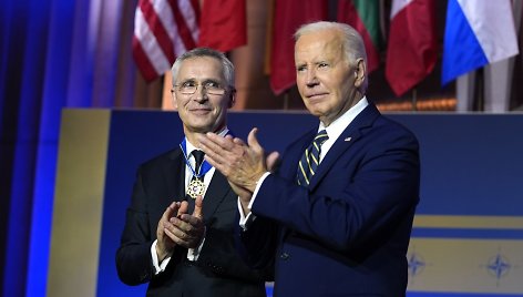 NATO vadovas Jensas Stoltenbergas ir JAV prezidentas Joe Bidenas