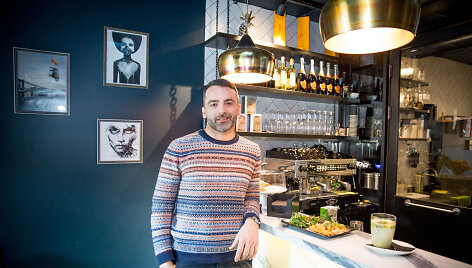 Vienas i&scaron; kavinės įkūrėjų italas Fabrizio Cricchi