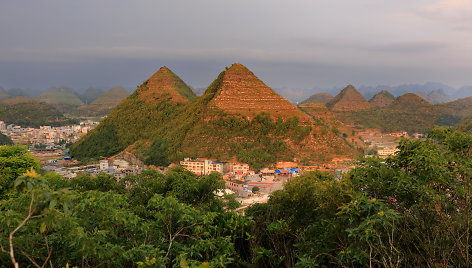 „Piramidės“ Kinijoje