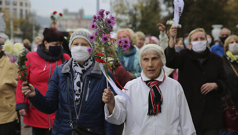 Minske protestuojančios pensininkės