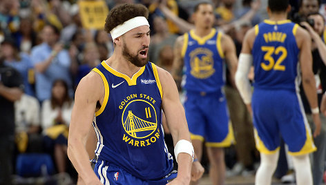 Klay Thompsonas pataikė svarbų tritaškį ir „Warriors“ laimėjo rungtynes.