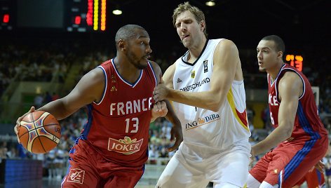 Borisas Diaw ir Dirkas Nowitzkis