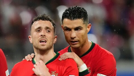 Diogo Jota ir Cristiano Ronaldo