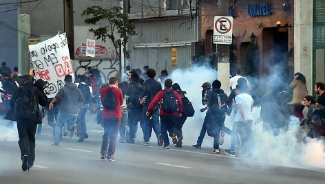 San Paule a&scaron;arinėmis dujomis vaikomi protetstuotojai