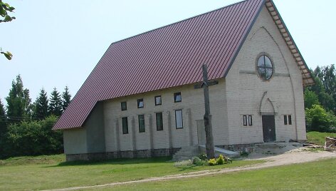 Kūlupėnų &scaron;v. Motiejaus bažnyčia pastatyta pačių miestelio gyventojų jėgomis
