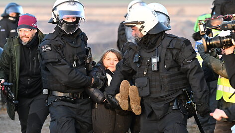 Greta Thunberg buvo trumpam sulaikyta per protestą Vokietijoje