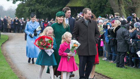 Autumn Phillips, Peteris Phillipsas su dukromis Savannah ir Isla