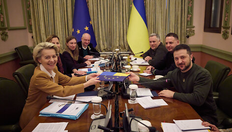 Europos Komisijos vir&scaron;ūnių ir Ukrainos vadovybės susitikimas Kyjive