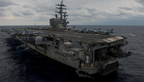 Lėktuvas skraidino žmones į lėktuvne&scaron;į &bdquo;USS Ronald Reagan&ldquo;