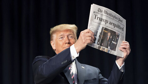 Donaldas Trumpas džiaugiasi i&scaron;teisinimu Senate