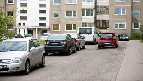 Daugiabučio automobilių stovėjimo aik&scaron;telė Medeinos gatvėje