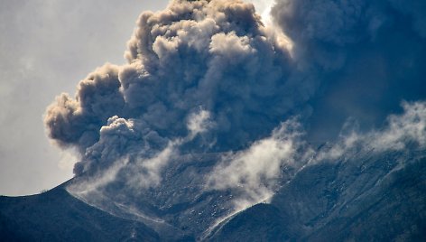 Marapio ugnikalnio išsiveržimas Indonezijos Sumatros saloje