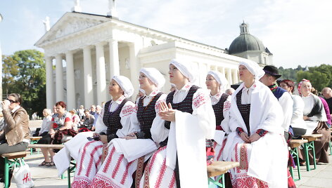 Tautų mugės akimirka