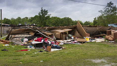 Po tornado Luizianoje