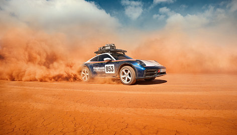 Los Andželo parodoje „Porsche“ parodė riboto leidimo modelį „911 Dakar“