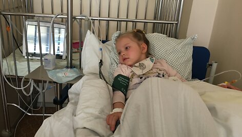 3,5 metų Lukrecijai &bdquo;užsidegė&ldquo; smegenys: sunki liga įkvėpė mamą įkurti unikalią kliniką