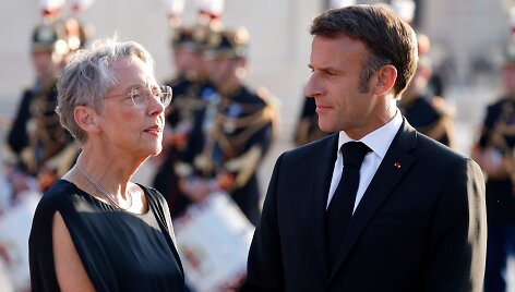 Elisabeth Borne ir Emmanuelis Macronas