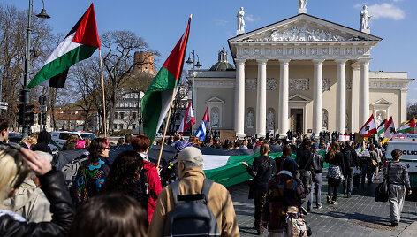 Protestas-eitynės prie&scaron; Lietuvos bendradarbiavimą Izraelio ir JAV karuose &bdquo;Karui &ndash; NE!&ldquo;