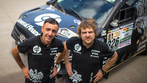 &bdquo;General Financing team Pitlane&ldquo; komanda atsiėmė &bdquo;Toyota Hilux&ldquo;