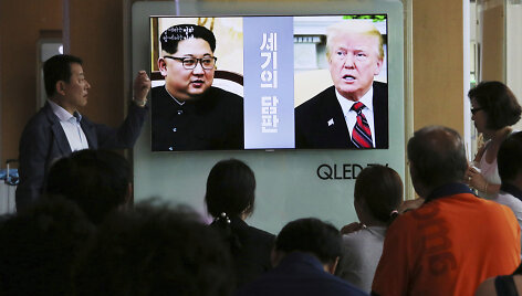 Pasaulis laukia istorinio D.Trumpo ir Kim Jong Uno susitikimo Singapūre